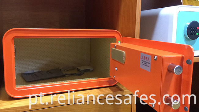 Bedroom safety fingerprint safe